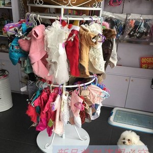 寵物用品店貨架